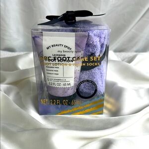 My Beauty Spot Lavender 2 PC Foot Care Set Foot Lotion & Plush Purple Socks